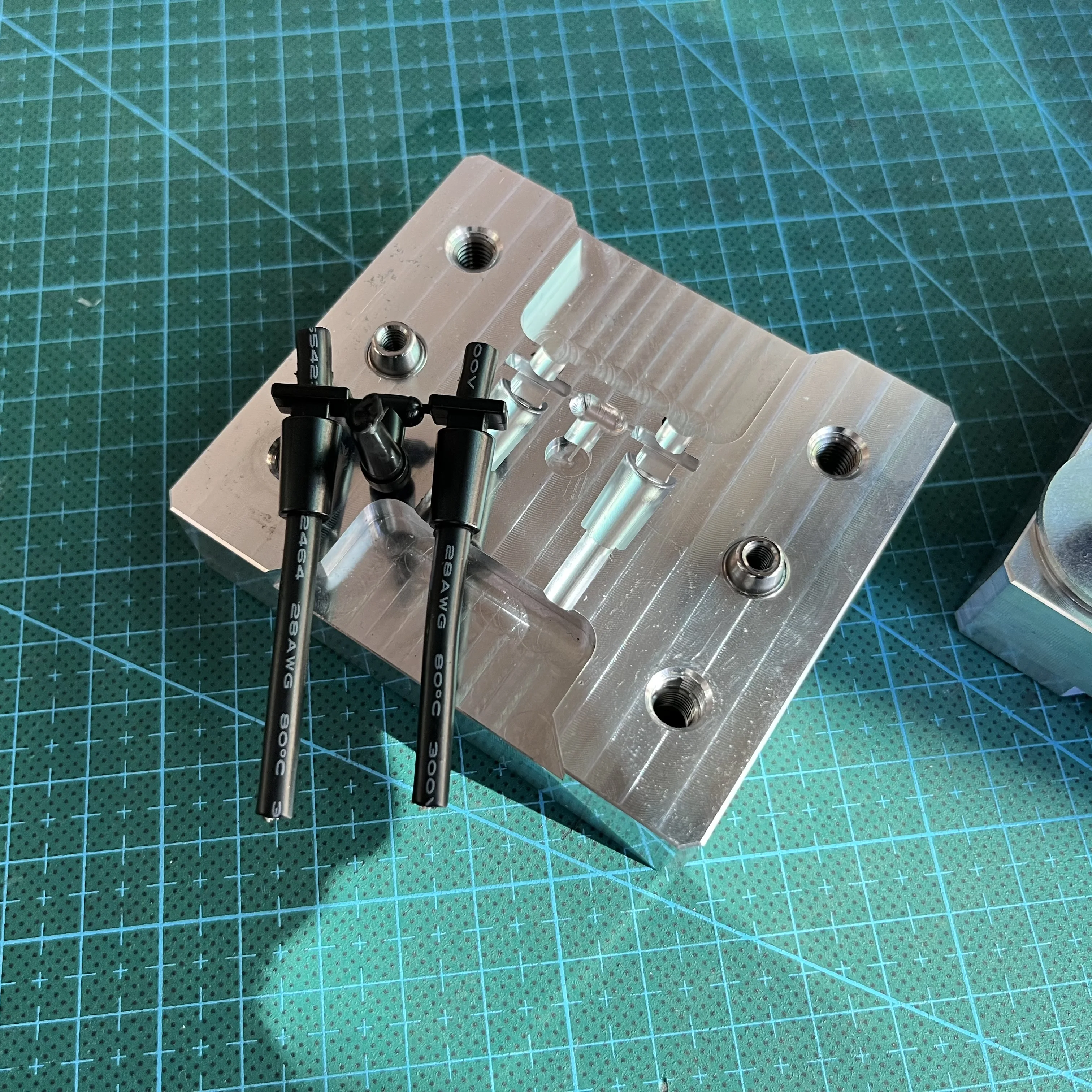Настольная вертикальная формовочная машина для пластиковых изделий с USB-зарядкой и выключателем, без пресс-формы
Настольная вертикальная формовочная машина для пластиковых изделий с USB-зарядкой и выключателем, без пресс-формы