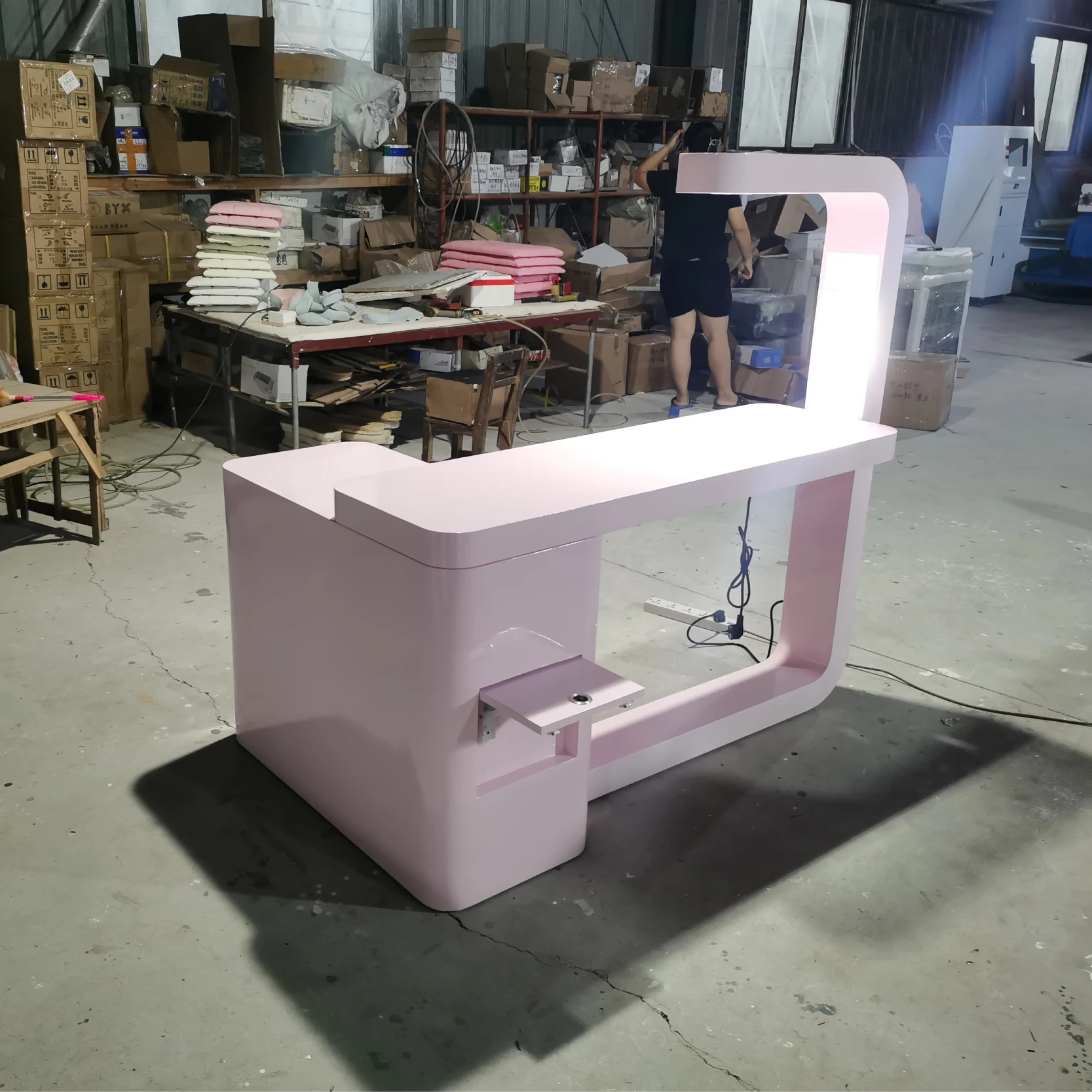 Salon Furniture Manicure Desk Wooden Nail Tech Tables Bar Led Light Manicure Table with Dust Collector
Salon Furniture Manicure Desk Wooden Nail Tech Tables Bar Led Light Manicure Table with Dust Collector