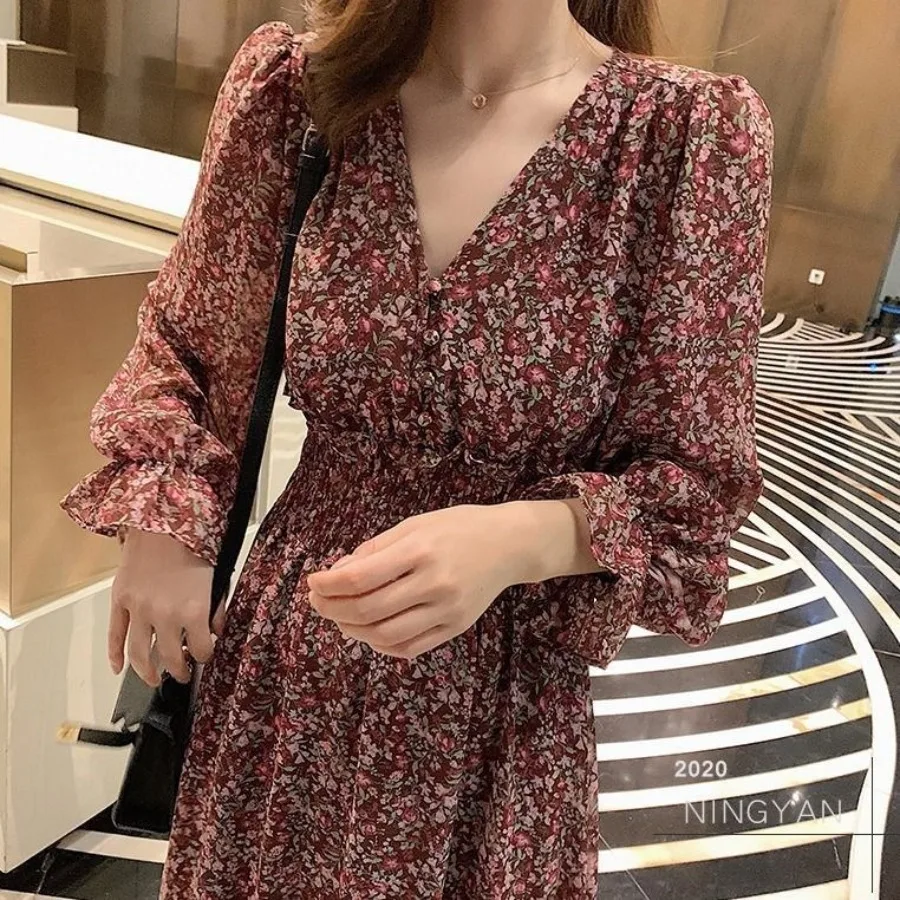 【HOT】Spring and autumn winter dress young and mature Hepburn style French style European and American fairy forest flower dress
【HOT】Spring and autumn winter dress young and mature Hepburn style French style European and American fairy forest flower dress