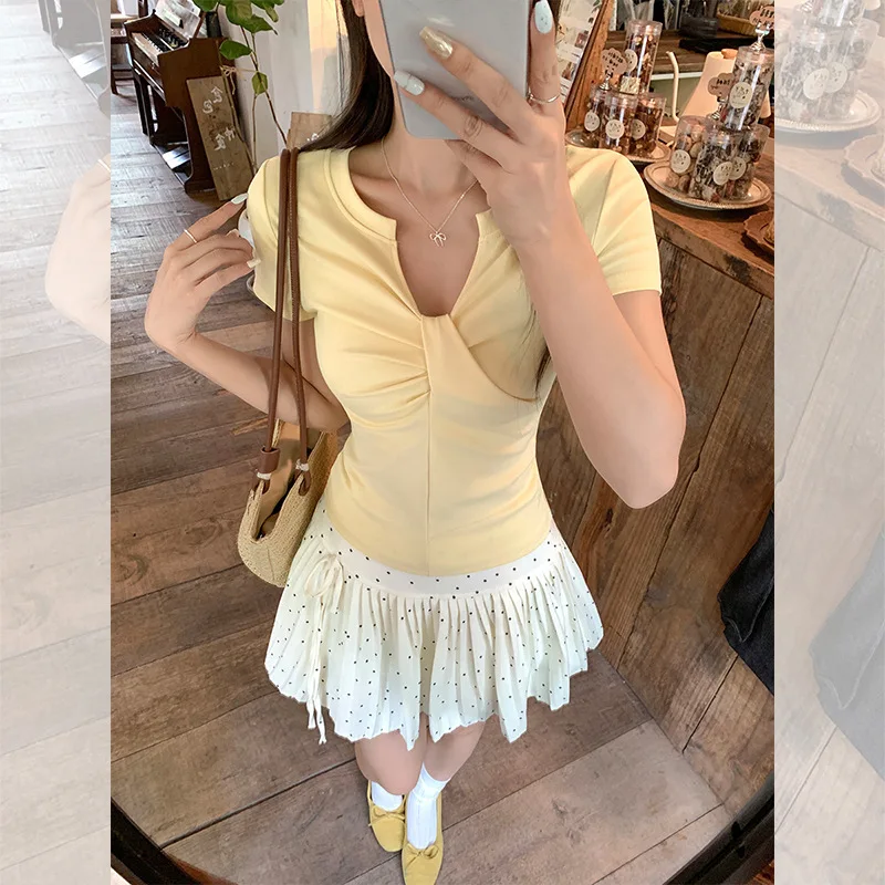 Yellow V-Neck Asymmetric Design Short Sleeve T-Shirt for Women 2025 Summer New Style Mature Niche Unique Top
Yellow V-Neck Asymmetric Design Short Sleeve T-Shirt for Women 2025 Summer New Style Mature Niche Unique Top