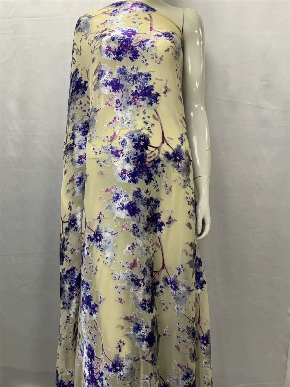 Elegant Somali Dirac ,Silk Fabrics for Women, African Nigerian Clothing Dress, Tulle Silk Fabric, 5 Yards
Elegant Somali Dirac ,Silk Fabrics for Women, African Nigerian Clothing Dress, Tulle Silk Fabric, 5 Yards