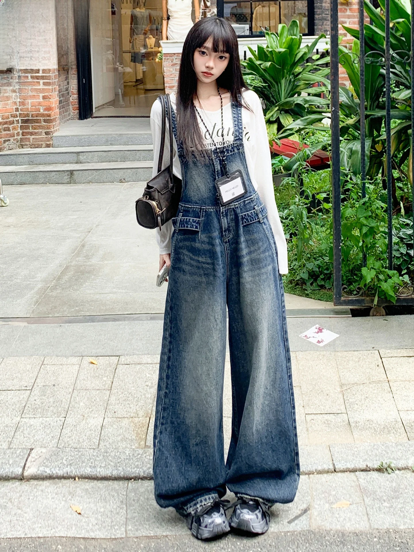 Джинсовые комбинезоны с талией в американском стиле ретро, женские осенне-зимние новые модные утягивающие цельные брюки Lazy Sle
Джинсовые комбинезоны с талией в американском стиле ретро, женские осенне-зимние новые модные утягивающие цельные брюки Lazy Sle