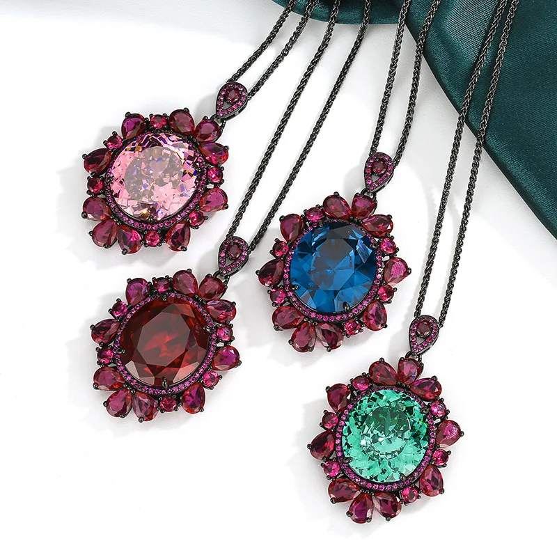 New autumn and winter jewelry with copper base, gold-plated red corundum, high-end black gold pendant, main stone 18*20
New autumn and winter jewelry with copper base, gold-plated red corundum, high-end black gold pendant, main stone 18*20