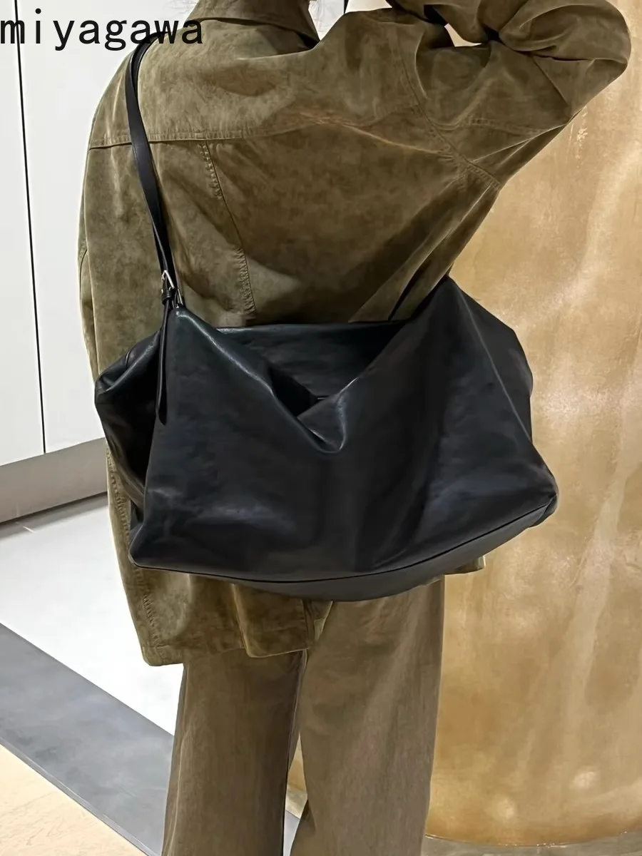 Miyagawa Fashion Versatile Large Capacity Tote Bag Retro Niche Design Casual Shoulder Crossbody Bags for Women
Miyagawa Fashion Versatile Large Capacity Tote Bag Retro Niche Design Casual Shoulder Crossbody Bags for Women