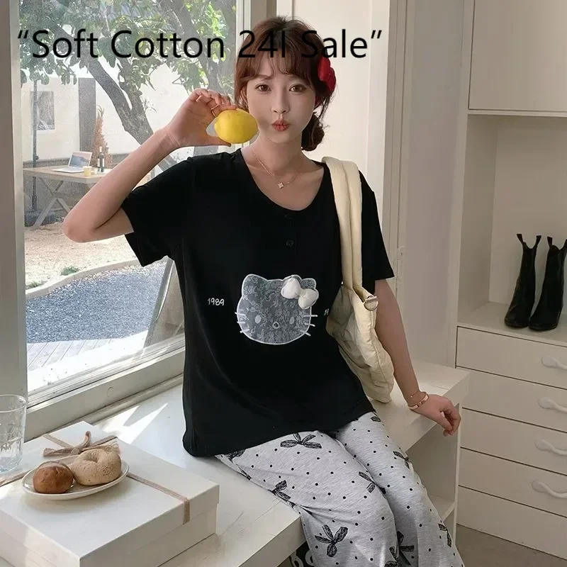Hello Kitty women's pajamas, spring and summer short-sleeved trousers crew neck two-piece set, Sanrio Hello Kitty loungewear
Hello Kitty women's pajamas, spring and summer short-sleeved trousers crew neck two-piece set, Sanrio Hello Kitty loungewear