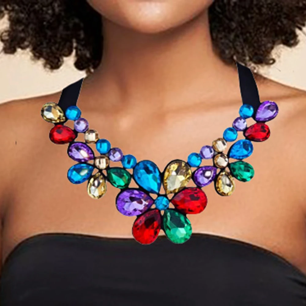Elegant transparent resin jewelry with multicolored flowers, simple and beautiful, necklace for parties and daily wear
Elegant transparent resin jewelry with multicolored flowers, simple and beautiful, necklace for parties and daily wear