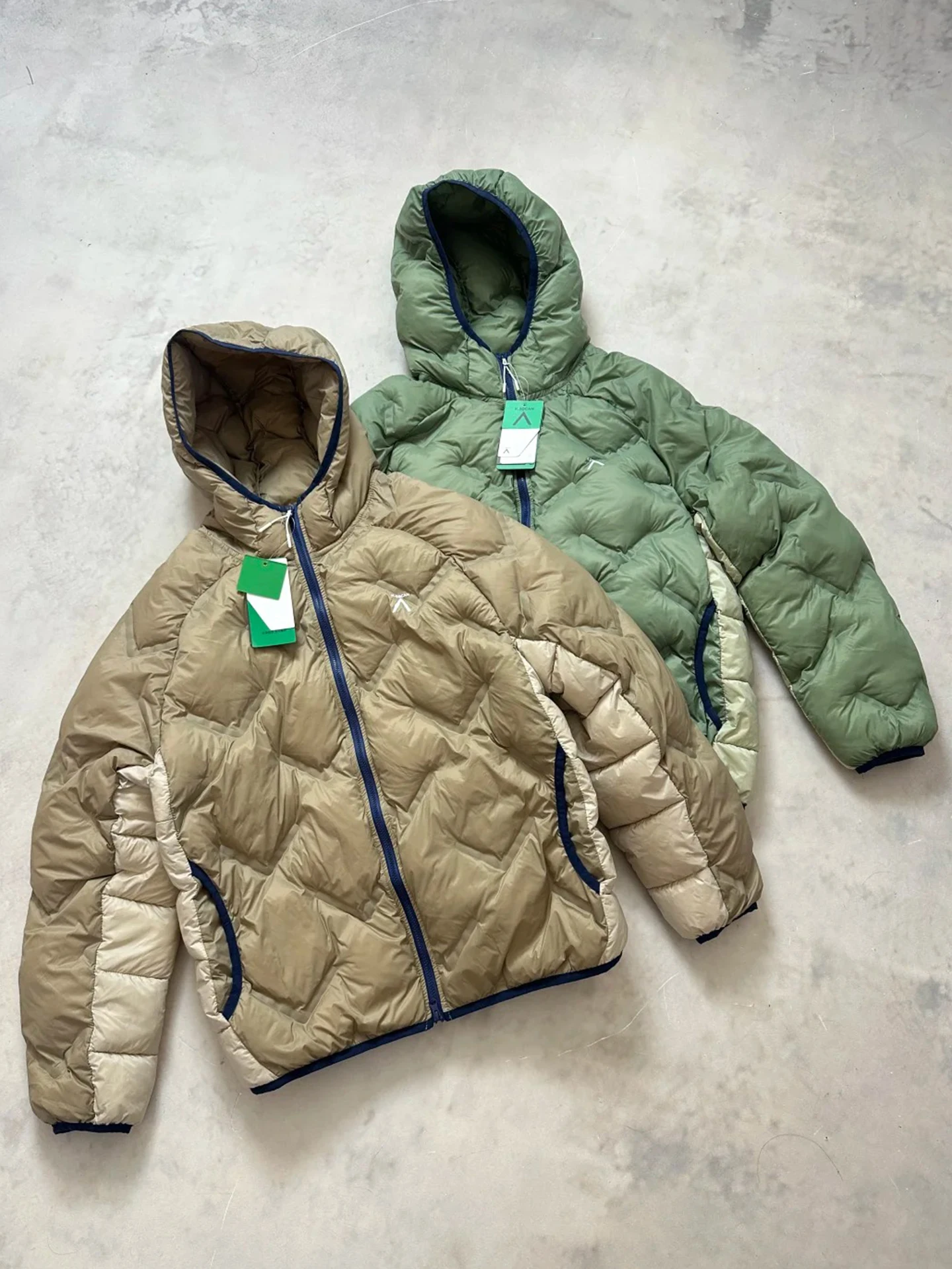 Men's Outdoor Winter Thiened down Cotton Jaet Warmth Lightweight Rib Bone Feather Cotton Clothes Couple's Cotton Padded Coat
Men's Outdoor Winter Thiened down Cotton Jaet Warmth Lightweight Rib Bone Feather Cotton Clothes Couple's Cotton Padded Coat