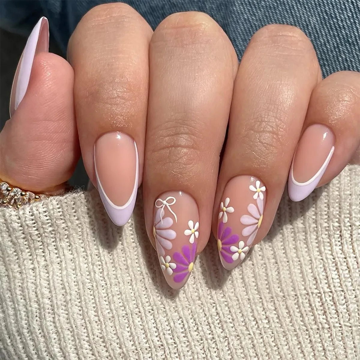 24pcs Color-Block Floral Fake Nails Purple French Press on Nail Short Almond Full Coverage Nail Tips for Women&Girl Fake Nail
24pcs Color-Block Floral Fake Nails Purple French Press on Nail Short Almond Full Coverage Nail Tips for Women&Girl Fake Nail