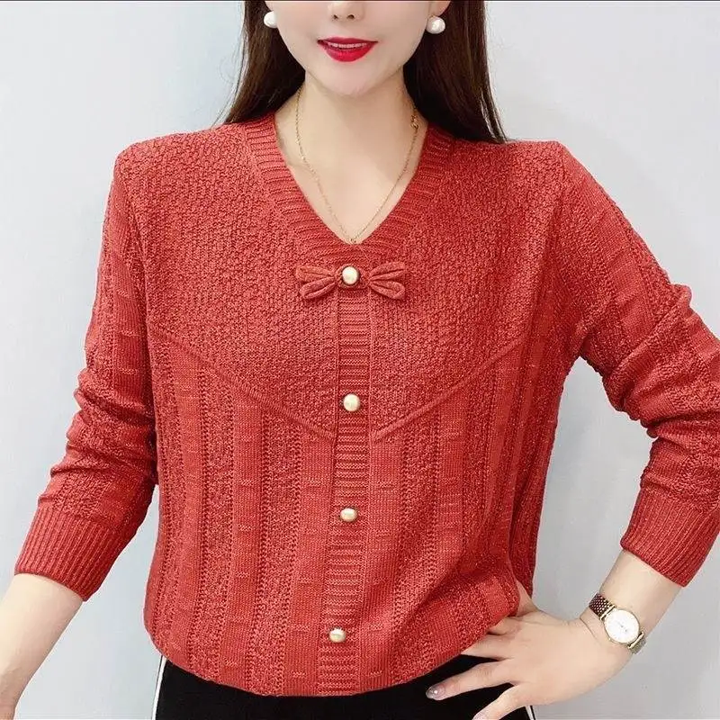 Fashionable V-Neck Long Sleeve Knitwear Loose Fit Slimming Middle-Aged Women's Top Spring Autumn New Style Versatile Chic
Fashionable V-Neck Long Sleeve Knitwear Loose Fit Slimming Middle-Aged Women's Top Spring Autumn New Style Versatile Chic