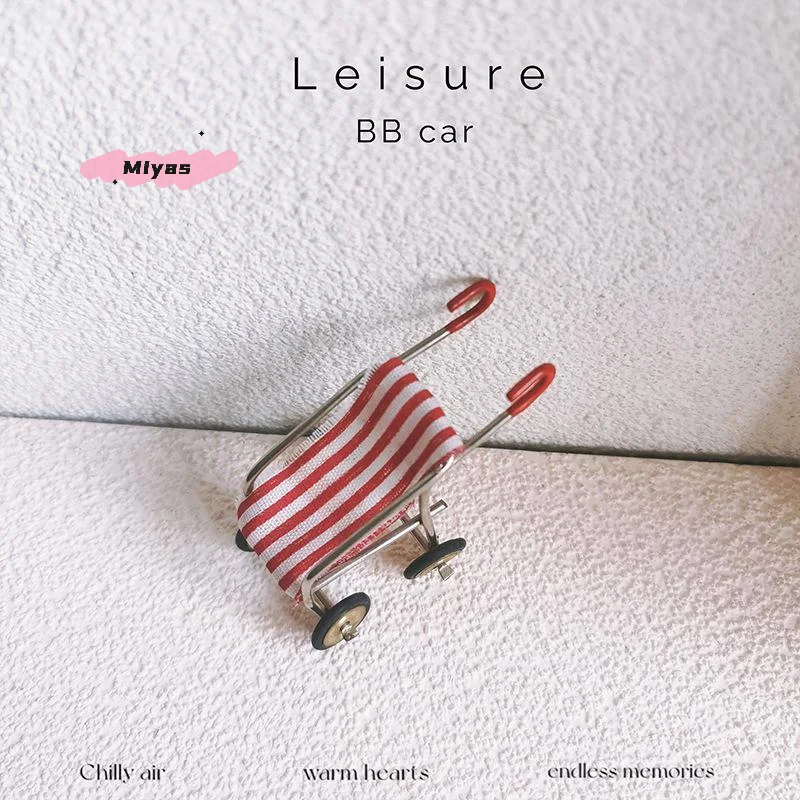 【M】1Pcs Doll House Home Decoration 1/12 Dollhouse Accessories Mini Metal Baby Carriage Miniature Pushcart Model
【M】1Pcs Doll House Home Decoration 1/12 Dollhouse Accessories Mini Metal Baby Carriage Miniature Pushcart Model