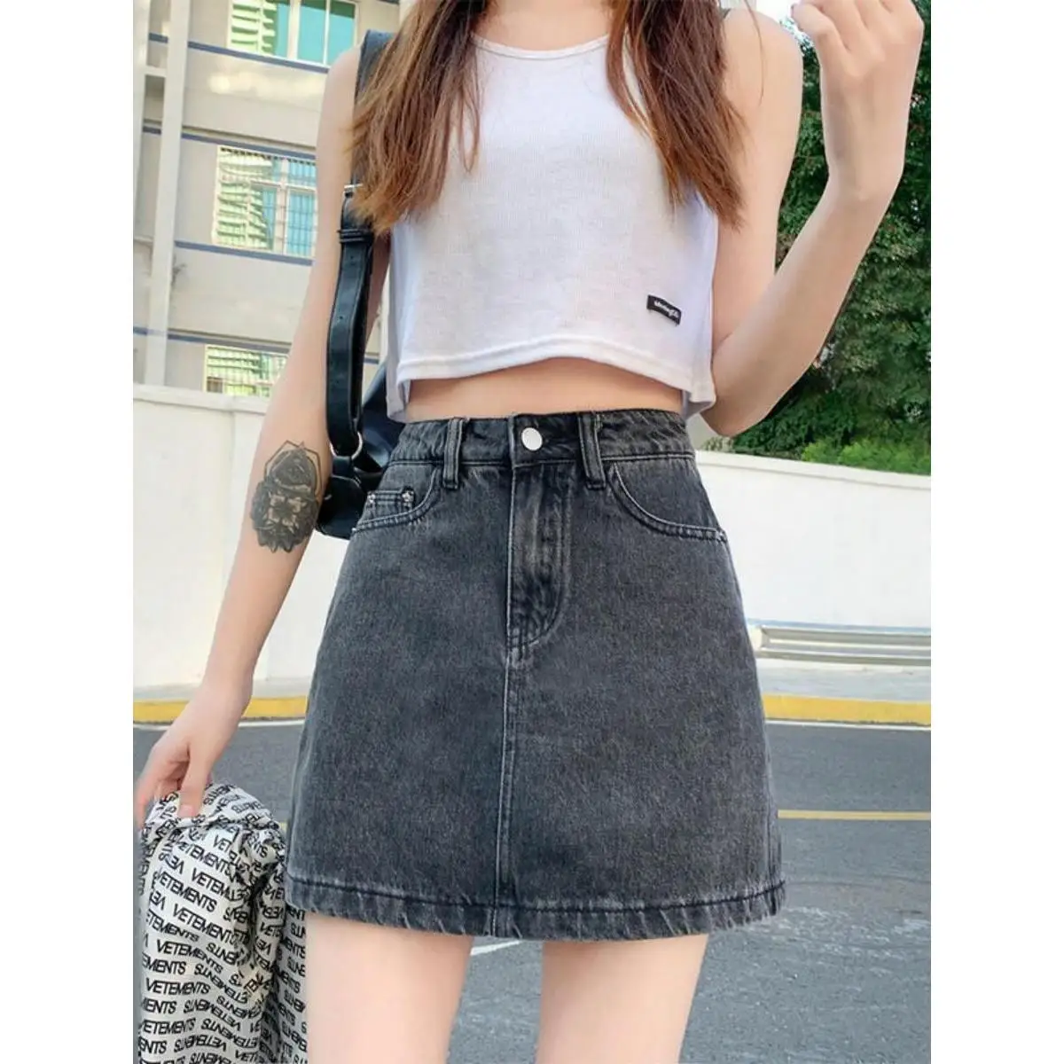 High Waist A-Line Skirt Women's Denim Skirts Versatile Short Skirts Summer Casual Cotton Polyester Fabric Skirts
High Waist A-Line Skirt Women's Denim Skirts Versatile Short Skirts Summer Casual Cotton Polyester Fabric Skirts