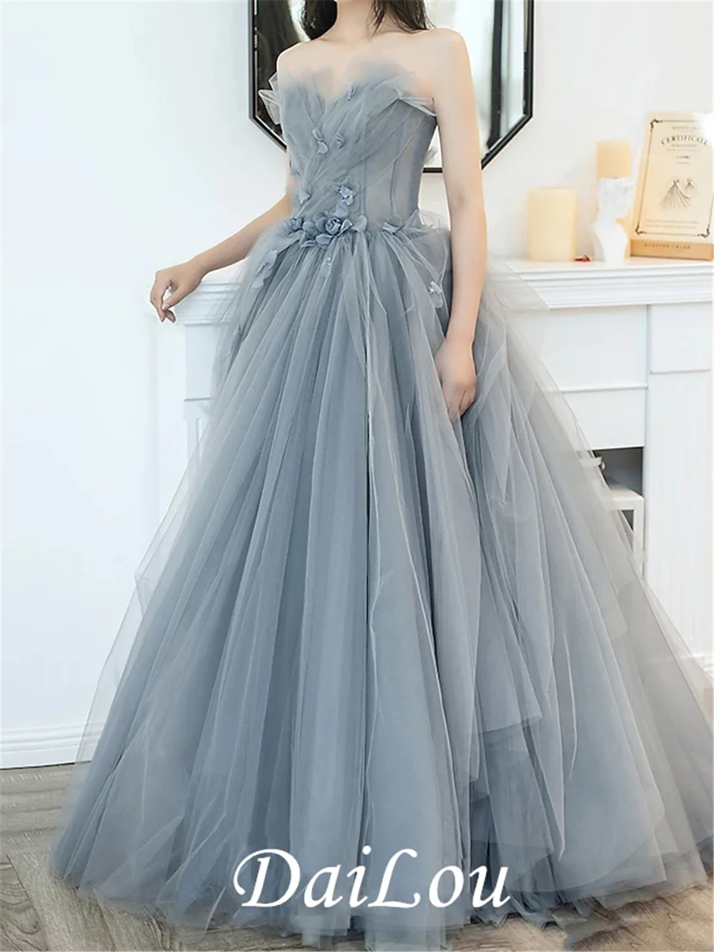 A-Line Elegant Cute Engagement Prom Dress Strapless Sleeveless Sweep / Brush Train Tulle with Appliques Pure Color
A-Line Elegant Cute Engagement Prom Dress Strapless Sleeveless Sweep / Brush Train Tulle with Appliques Pure Color