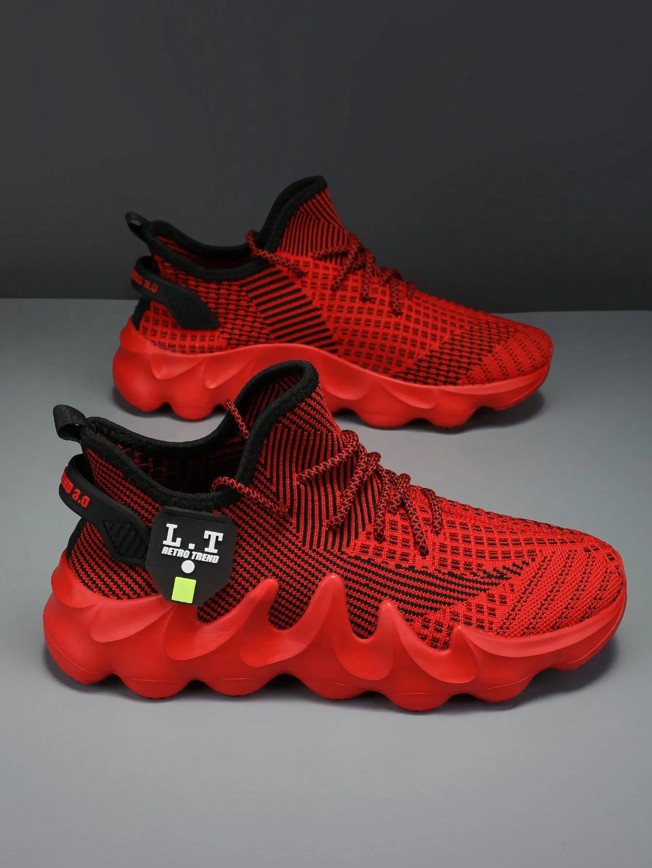 Super Light Flame Print Thick Sole Casual Sports Shoes Stylish Breathable Non Slip Outdoor Walking Sneakers For Men All Season
Super Light Flame Print Thick Sole Casual Sports Shoes Stylish Breathable Non Slip Outdoor Walking Sneakers For Men All Season
