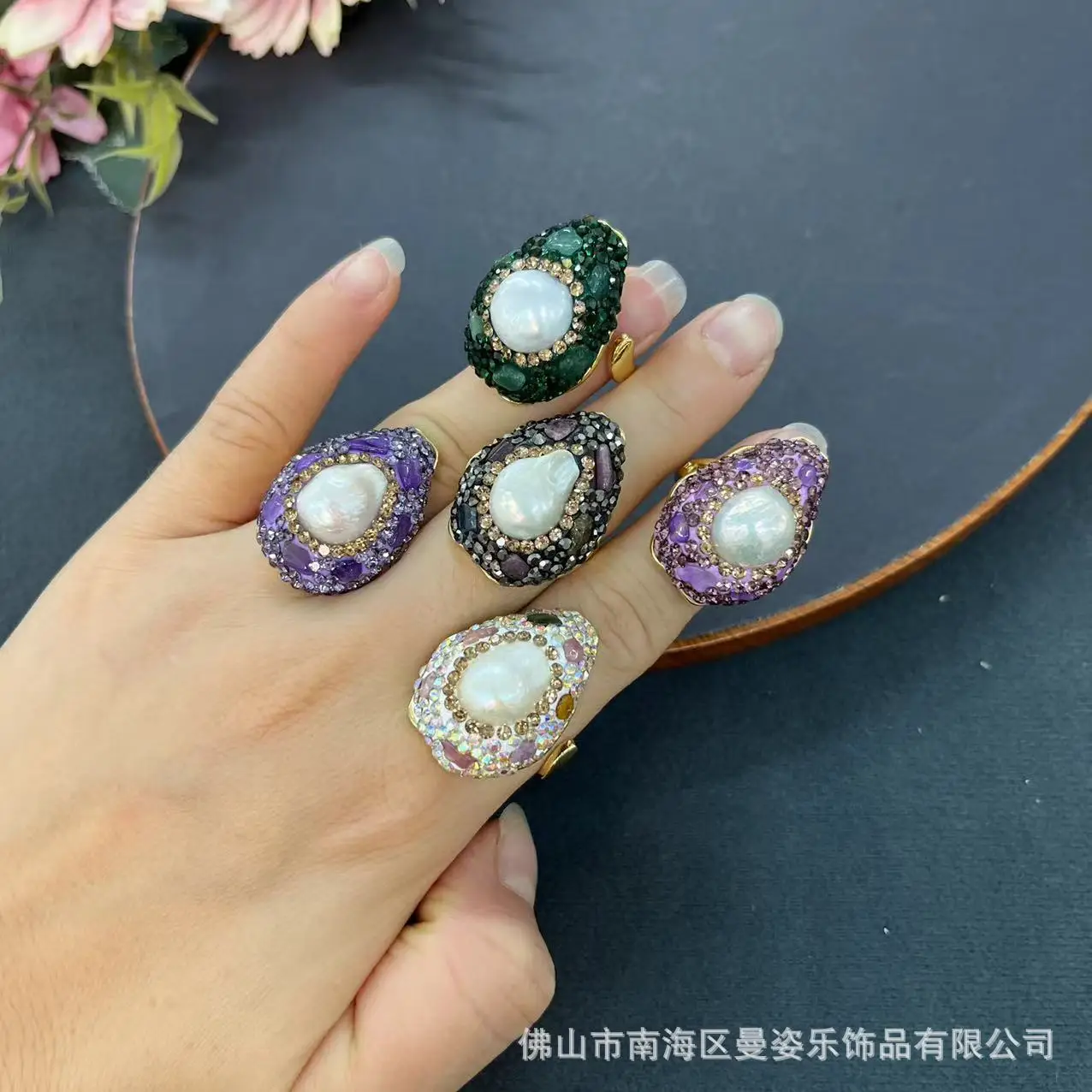 New pearl handmade crystal inlaid natural baroque pearl live ring live jewelry rings
New pearl handmade crystal inlaid natural baroque pearl live ring live jewelry rings