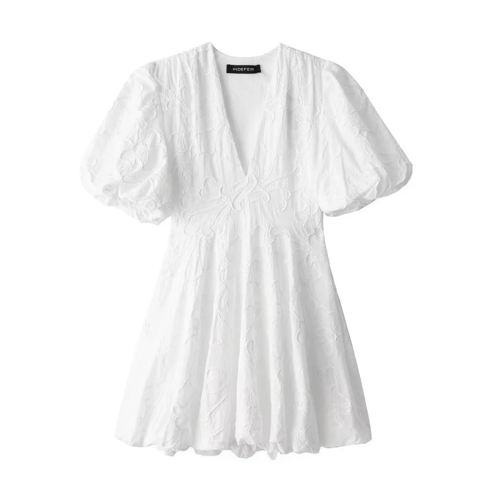 Puff Sleeve Short Skirt Temperament Embroidered V-neck Ruffles Dress A-line High Waist Women Dresses 2024 Summer
Puff Sleeve Short Skirt Temperament Embroidered V-neck Ruffles Dress A-line High Waist Women Dresses 2024 Summer