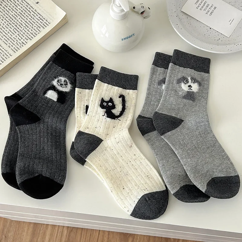 3 pairs of cartoon cute mid tube socks for women in autumn winter versatile anti slip sweat absorbing casual cotton socks
3 pairs of cartoon cute mid tube socks for women in autumn winter versatile anti slip sweat absorbing casual cotton socks