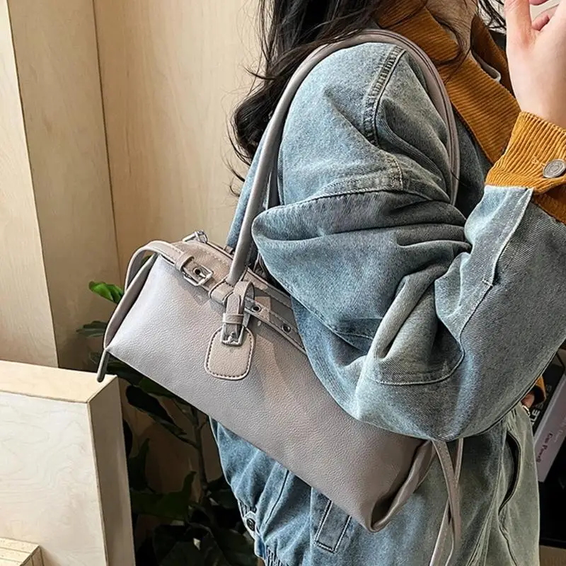 X90D PU Underarm Bag Practical Evening Bag Casual Essential Stylish Handbag
X90D PU Underarm Bag Practical Evening Bag Casual Essential Stylish Handbag