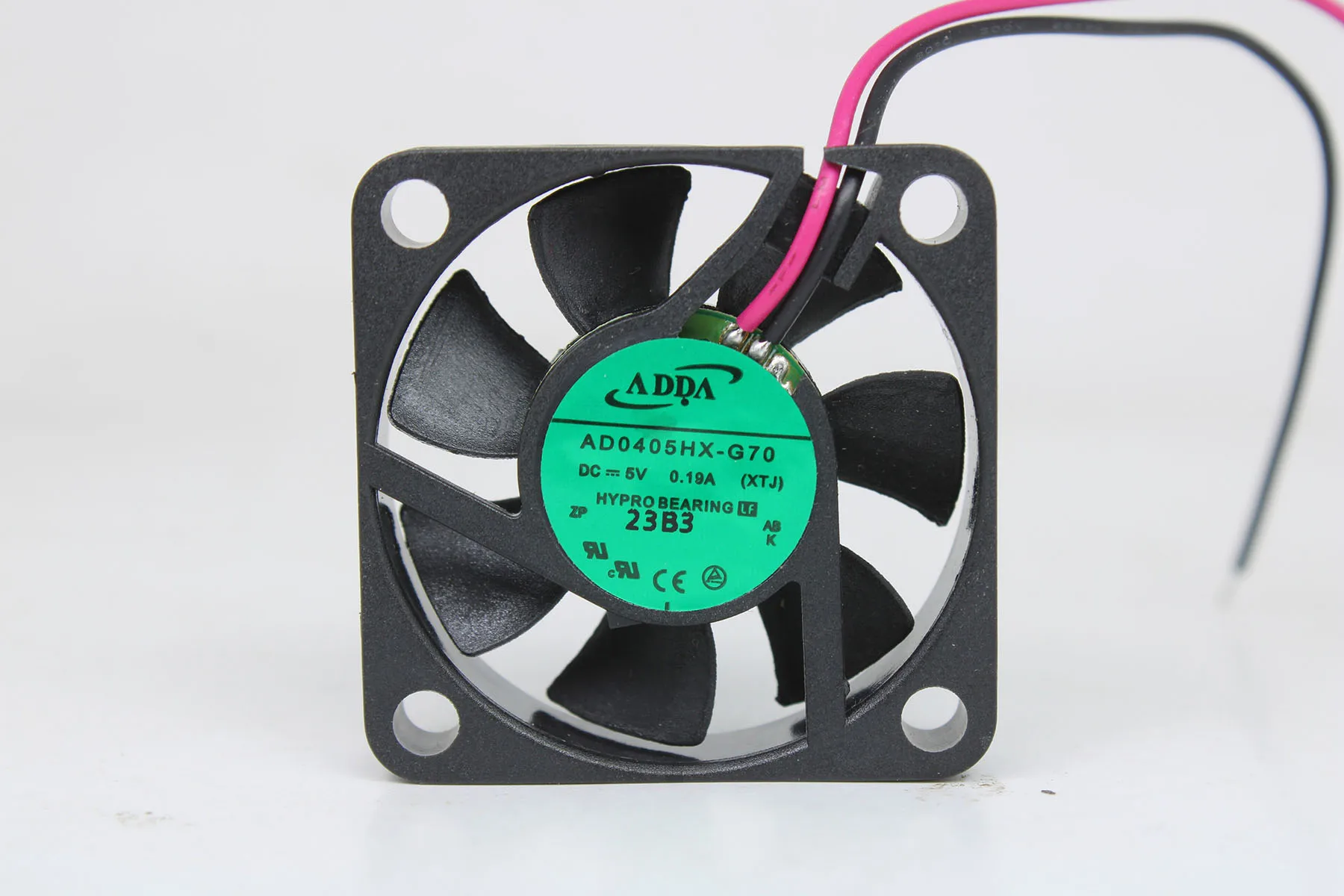 Original AD0405HX-G70 4010 DC5V 0.19A two-wire hydraulic bearing cooling fan
Original AD0405HX-G70 4010 DC5V 0.19A two-wire hydraulic bearing cooling fan