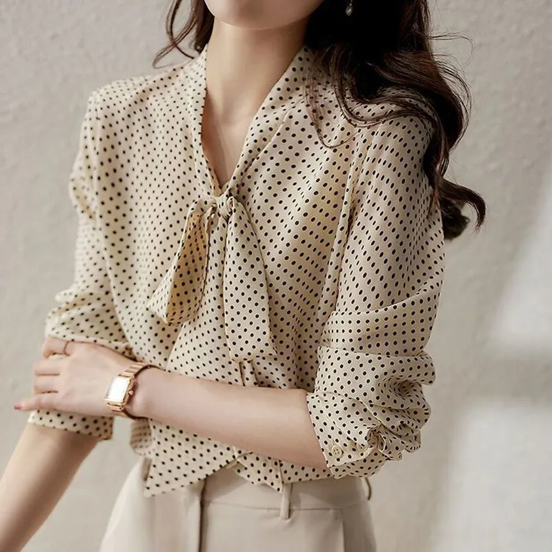 Spring New Polka Dot Shirt Tops Women's Fashion Green Lacing Bow Long Sleeve Thin Button Cardigan Temperament Elegant Clothing
Spring New Polka Dot Shirt Tops Women's Fashion Green Lacing Bow Long Sleeve Thin Button Cardigan Temperament Elegant Clothing