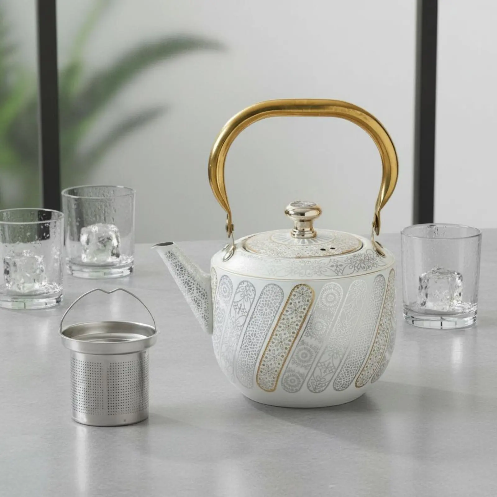 Middle Eastern Design Teapot Effortless Pouring Spout Stainless Steel Teapot Ornate Tea Kettle with Handle Rust-Resistant
Middle Eastern Design Teapot Effortless Pouring Spout Stainless Steel Teapot Ornate Tea Kettle with Handle Rust-Resistant