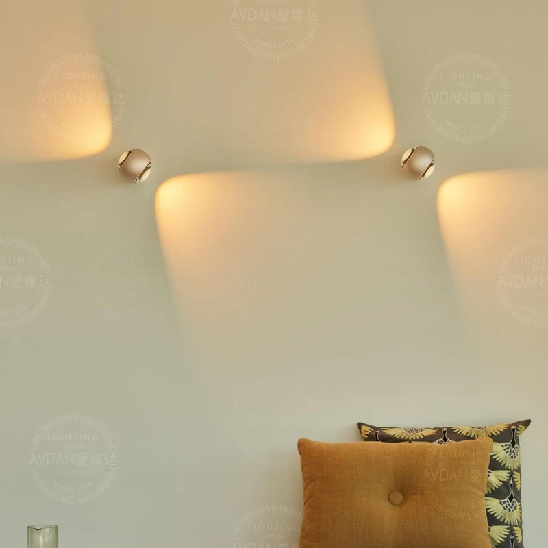 Minimalist light luxury premium sense up and down luminous rotatable LED living room bedroom bedside background
Minimalist light luxury premium sense up and down luminous rotatable LED living room bedroom bedside background