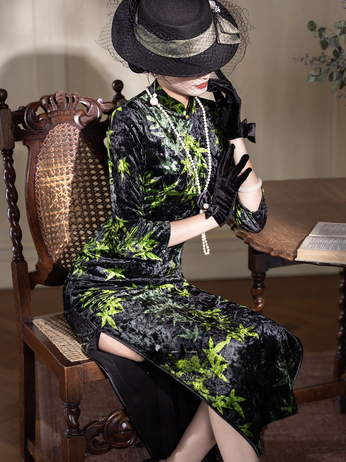 Ele Long-Sve Autumn Winter Vintage Sle High-Quali Velvet Material Floral Pattern for Young Women
Ele Long-Sve Autumn Winter Vintage Sle High-Quali Velvet Material Floral Pattern for Young Women