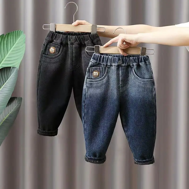 Boys' Jeans Winter Poyment One-Piece Velvet Children's Casual Thickened Jeans Boys Baby Handsome Pants 2-7Y
Boys' Jeans Winter Poyment One-Piece Velvet Children's Casual Thickened Jeans Boys Baby Handsome Pants 2-7Y