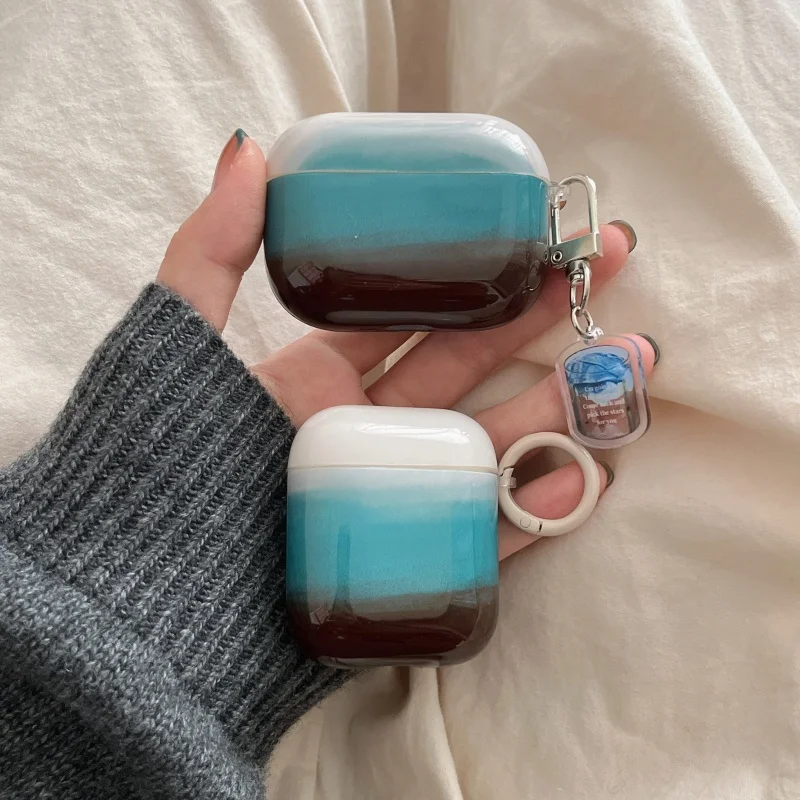 Retro gradient blue latte style IMD earphone case with hook for Apple Airpods 1 2 Pro pro2 airpods 3 Airpods 4
Retro gradient blue latte style IMD earphone case with hook for Apple Airpods 1 2 Pro pro2 airpods 3 Airpods 4