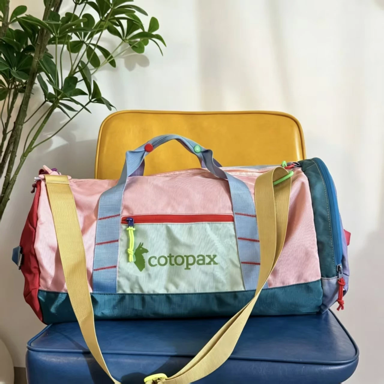 Yoga outdoor sports crossbody bag travel fitness storage dopamine color matching lightweight and convenient foldable travel bag
Yoga outdoor sports crossbody bag travel fitness storage dopamine color matching lightweight and convenient foldable travel bag