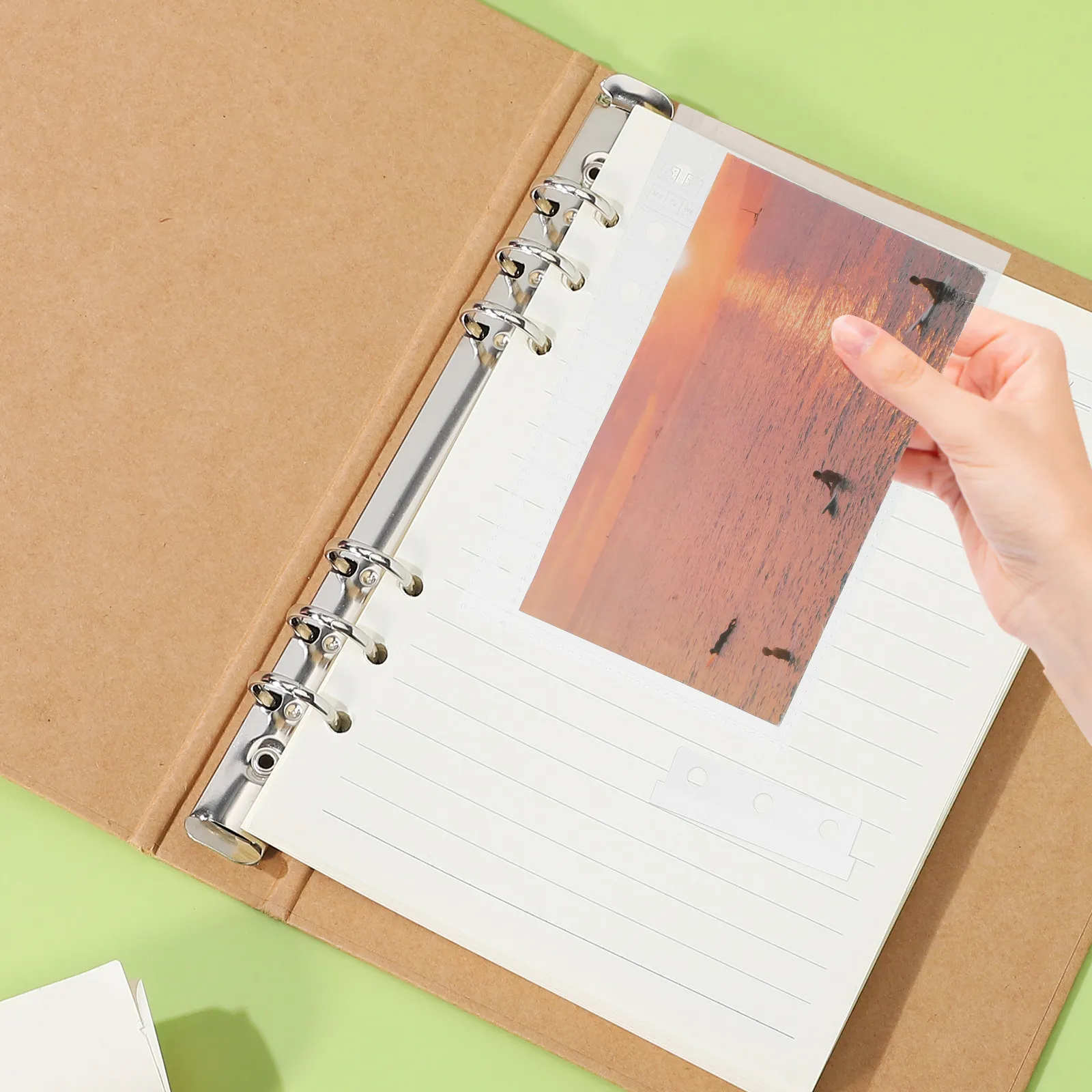 20 прозрачных листов-вкладышей формата А6 для 6-кольцевого биндера, для наклеек и коллекционных карточек
20 прозрачных листов-вкладышей формата А6 для 6-кольцевого биндера, для наклеек и коллекционных карточек