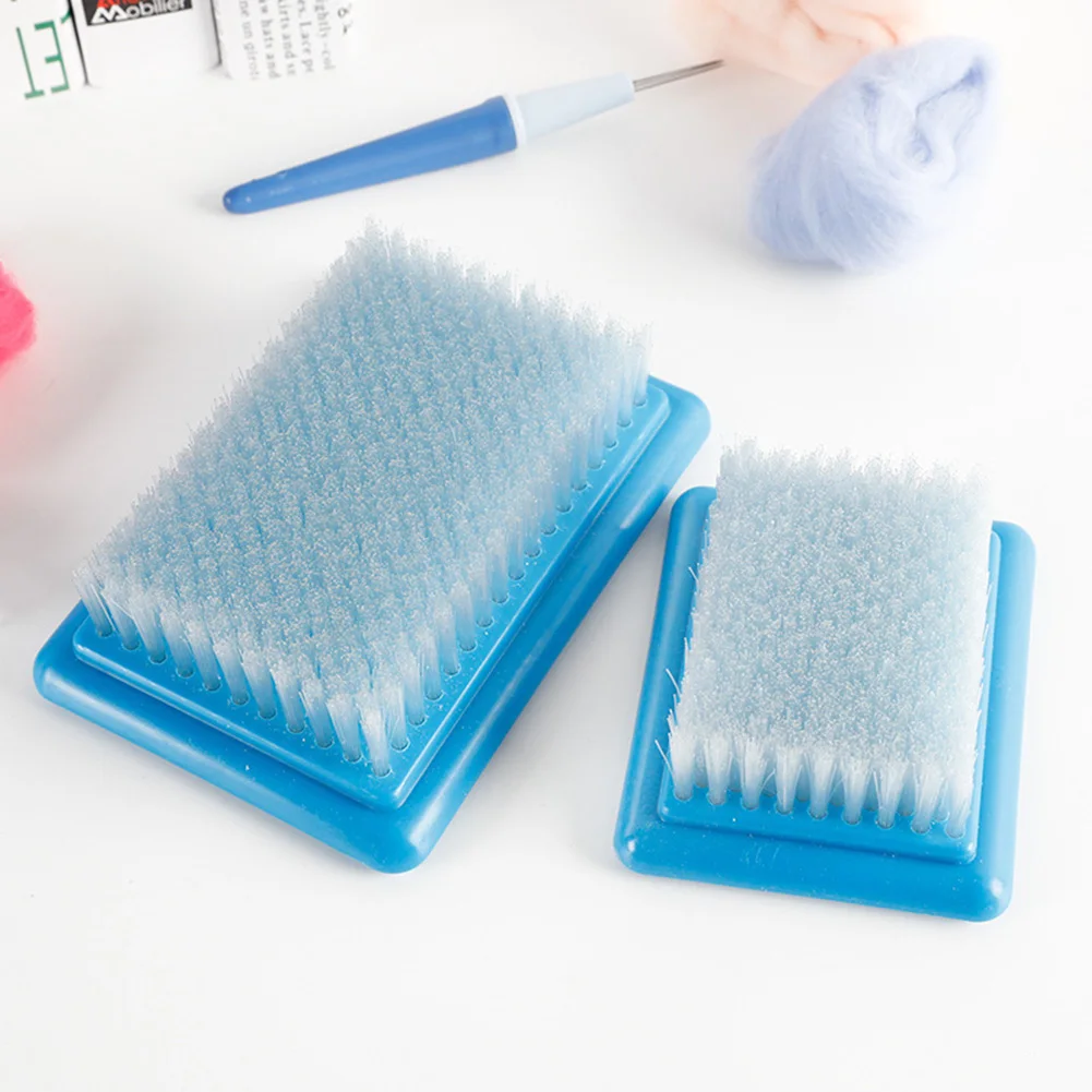 Felting Mat Brush Large/Small Plastic Blue Wool Felting Brush Embroidery Workbench DIY Brush Craft Tool Sewing Tools
Felting Mat Brush Large/Small Plastic Blue Wool Felting Brush Embroidery Workbench DIY Brush Craft Tool Sewing Tools