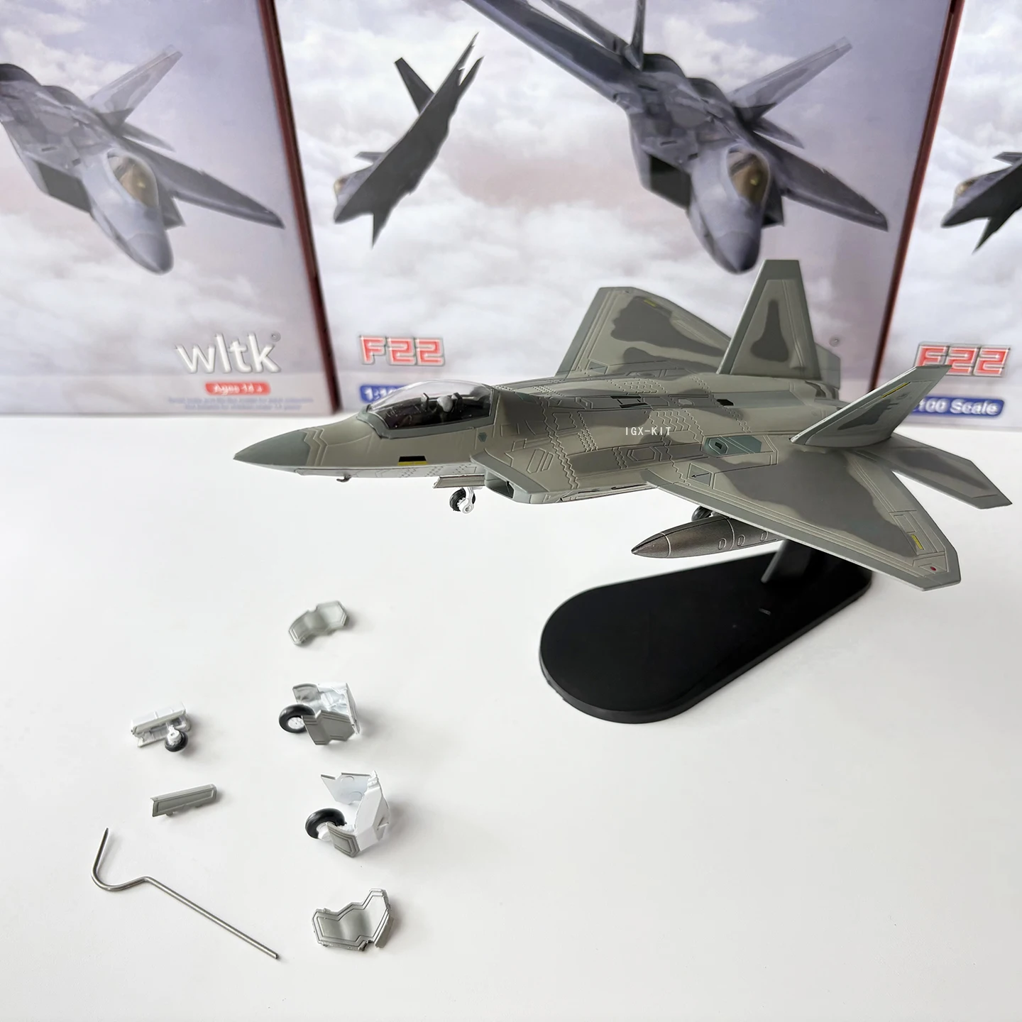 1:100 Scale US Lockheed Martin F-22 F22 Raptor Fighter Plane Diecast Metal Airplane Aircraft Model Collection Gift
1:100 Scale US Lockheed Martin F-22 F22 Raptor Fighter Plane Diecast Metal Airplane Aircraft Model Collection Gift
