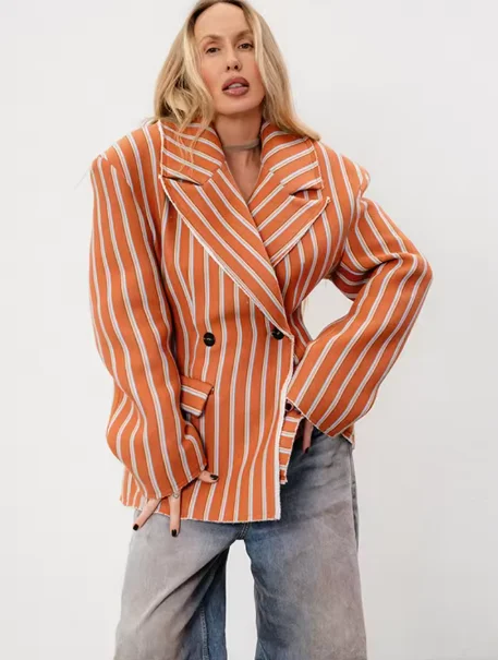 Orange Vertical Striped Blazer Notched Lapel Double Breasted Raw Edge Collar Flap Pockets Loose Women Casual Suit Jacket 260701
Orange Vertical Striped Blazer Notched Lapel Double Breasted Raw Edge Collar Flap Pockets Loose Women Casual Suit Jacket 260701