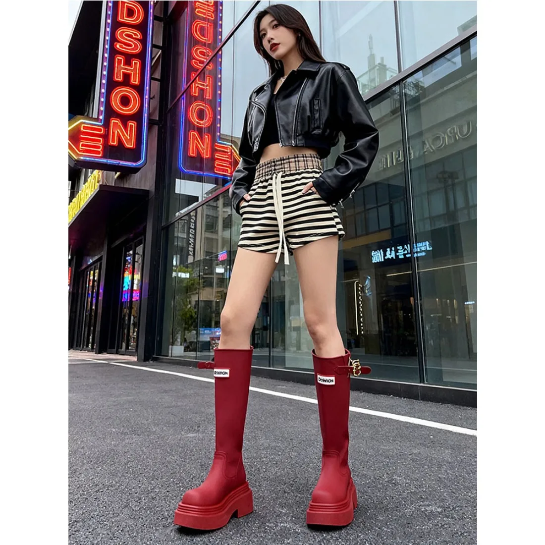 Красные кожаные женские высокие сапоги для активного отдыха, не до колена, с толстой подошвой и круглым носком
Красные кожаные женские высокие сапоги для активного отдыха, не до колена, с толстой подошвой и круглым носком