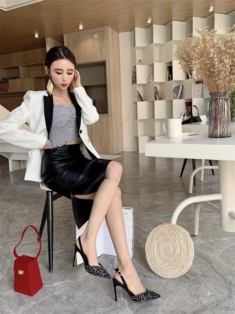 Crystal wedding shoes, new silver toe sandals, rhinestone high heels, stylish and versatile banquet shoes
Crystal wedding shoes, new silver toe sandals, rhinestone high heels, stylish and versatile banquet shoes