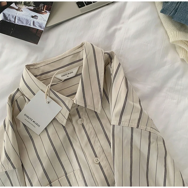 Loose Long Sleeve Striped Shirt Women's Spring Autumn Handbag Store Out-of-season Fashion Straight-cut Button-up Collar
Loose Long Sleeve Striped Shirt Women's Spring Autumn Handbag Store Out-of-season Fashion Straight-cut Button-up Collar