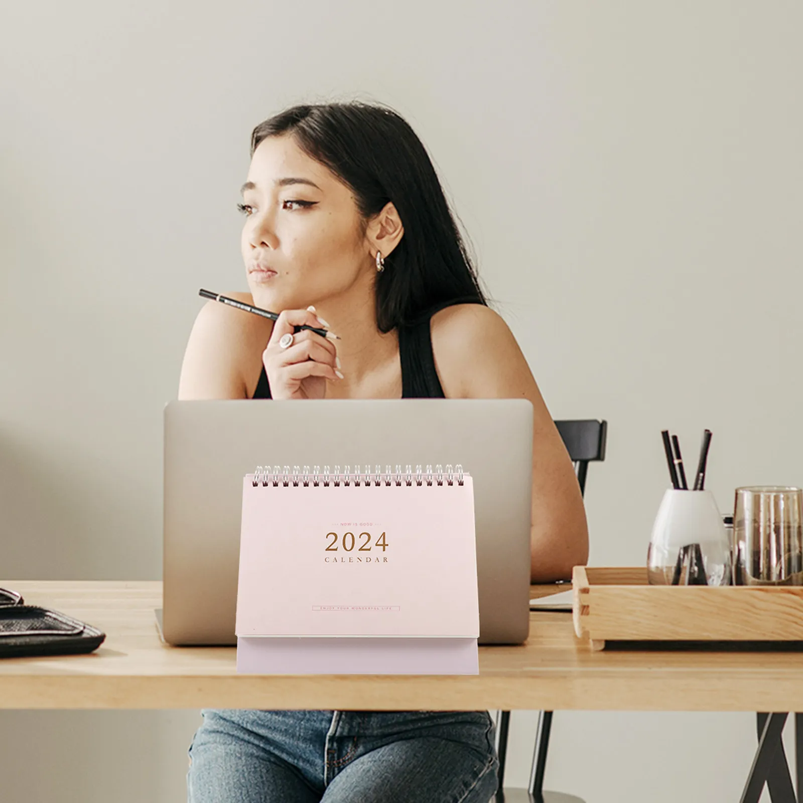 Delicate Standing Desk Calendar Paper Material Simple Style Bright Design for Office Home Study Decorative Month Calendar
Delicate Standing Desk Calendar Paper Material Simple Style Bright Design for Office Home Study Decorative Month Calendar