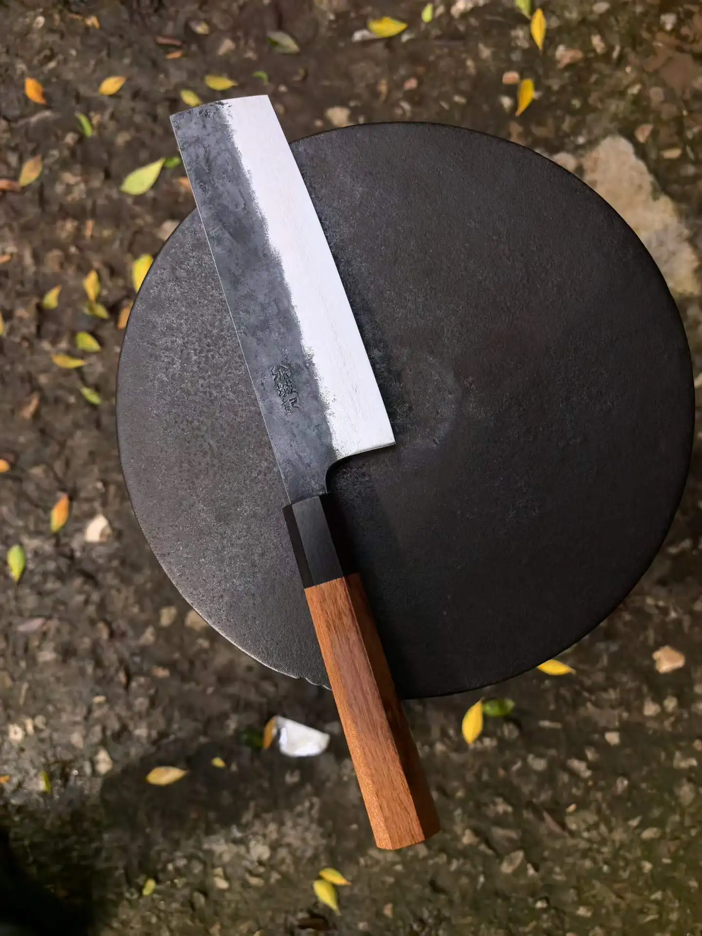 6.7 Inch Petty Knife T12A High-carbon Steel Core 304 Steel Blade Chef Cleaver Slicing Nakiri Handmade Forged Kitchen Knife
6.7 Inch Petty Knife T12A High-carbon Steel Core 304 Steel Blade Chef Cleaver Slicing Nakiri Handmade Forged Kitchen Knife