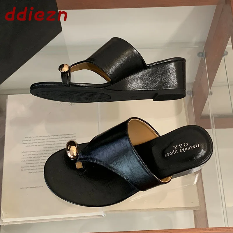 New In Summer Women Flip Flops Slippers Beach Slides Female Wedges Shoes Fashion Round Toe Sandals Ladies Slippers Shoes
New In Summer Women Flip Flops Slippers Beach Slides Female Wedges Shoes Fashion Round Toe Sandals Ladies Slippers Shoes