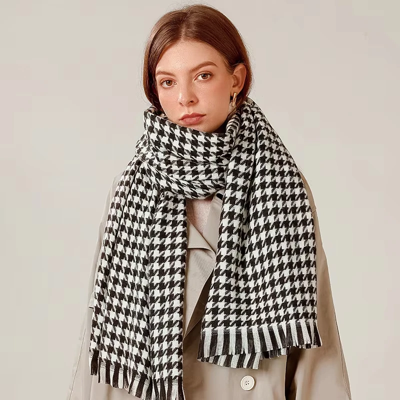 Women New Fall And Winter Fashion Scarf Thickened Warm Wild Classic Bird Plaid Tasseled Side Shawl Shawl Neck
Women New Fall And Winter Fashion Scarf Thickened Warm Wild Classic Bird Plaid Tasseled Side Shawl Shawl Neck