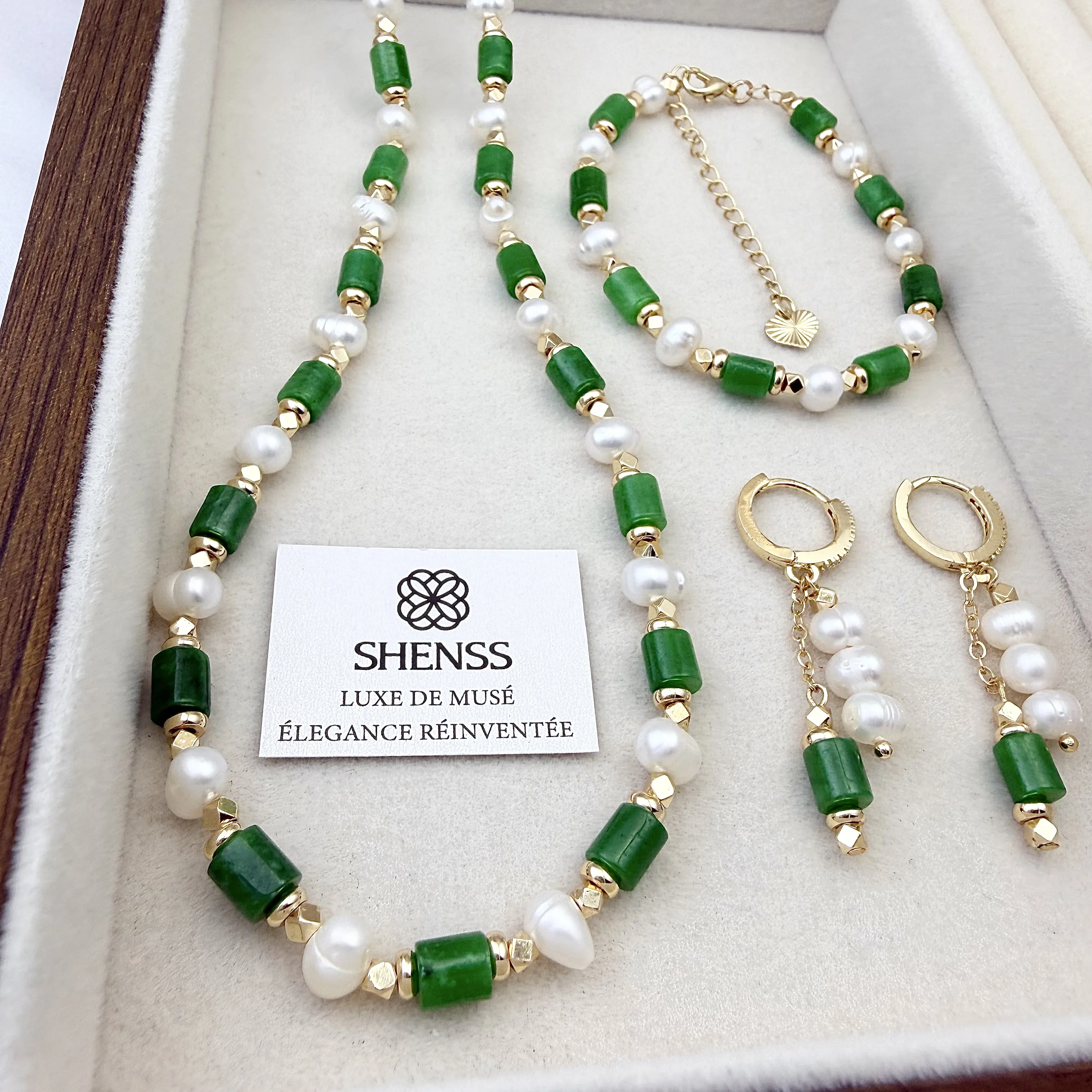 Natural Dry Green Jadeite & Pearl Jewelry Set | Chinese Style Luxury Necklace Bracelet Earrings Elegant Versatile Gift for Her
Natural Dry Green Jadeite & Pearl Jewelry Set | Chinese Style Luxury Necklace Bracelet Earrings Elegant Versatile Gift for Her