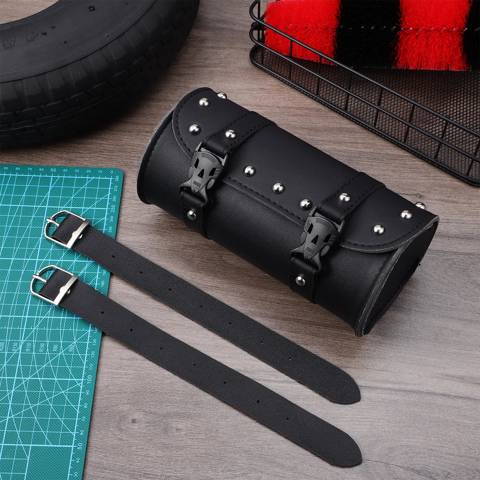 Universal Motorcycle Saddlebag Waterproof Synthetic Side Luggage Bag for E-Bikes Scooters with PU Studs Mounting Straps
Universal Motorcycle Saddlebag Waterproof Synthetic Side Luggage Bag for E-Bikes Scooters with PU Studs Mounting Straps