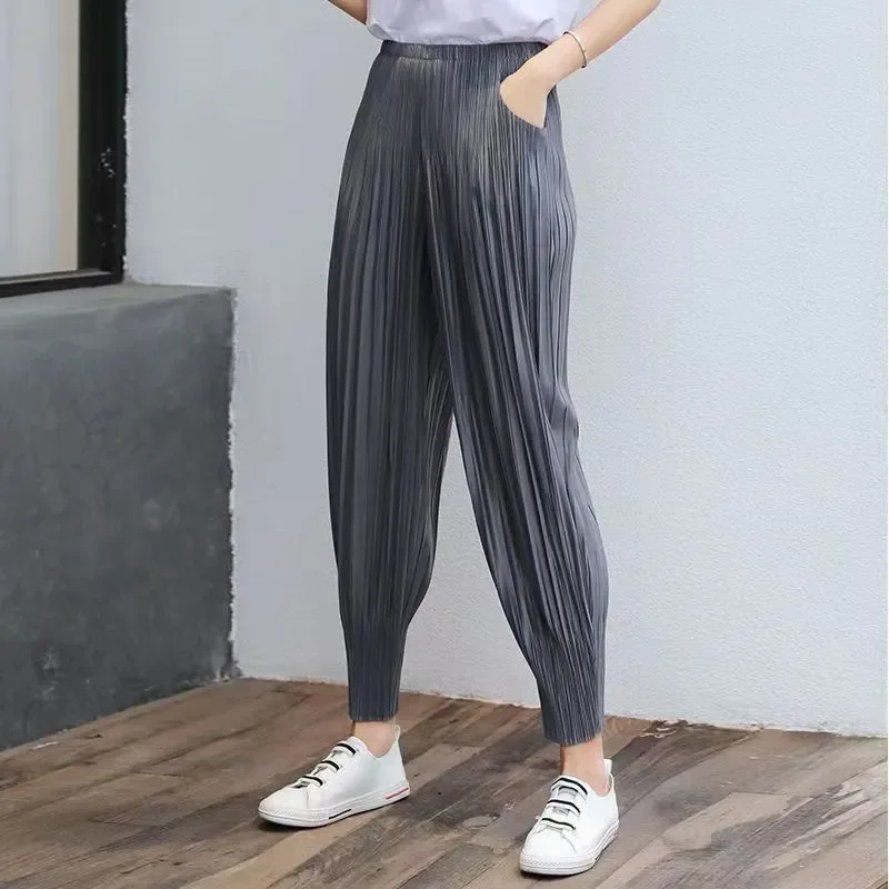 Folding Pants Casual Feet Pants Female Slim Nine Harlan Pants Spring Summer Thin Joker Loose Pocket Simple Temperament Bloomers
Folding Pants Casual Feet Pants Female Slim Nine Harlan Pants Spring Summer Thin Joker Loose Pocket Simple Temperament Bloomers
