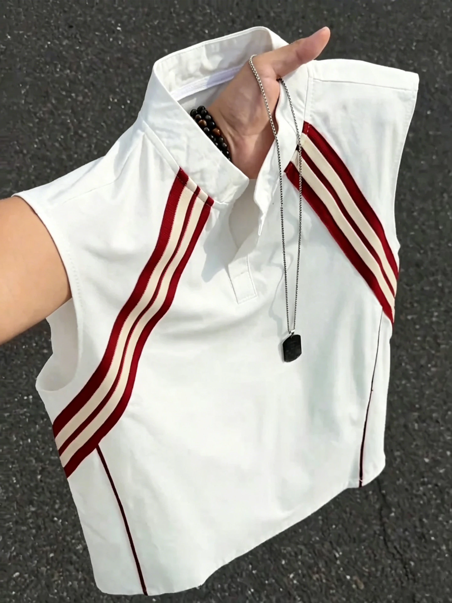 White Stripe Splice V-neck Men's Vest Summer American Fitness Sport Sleeveless T-shirt High Sensation Shoulder Sweatshirt
White Stripe Splice V-neck Men's Vest Summer American Fitness Sport Sleeveless T-shirt High Sensation Shoulder Sweatshirt