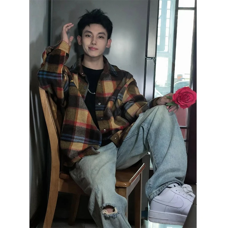 Желтая клетчатая удлиненная мужская куртка в американском ретро-стиле, с эффектом «чистого» кроя, в полоску, с ощущением премиум-класса, верхняя одежда для весны и лета, модный бренд, для молодежи...
Желтая клетчатая удлиненная мужская куртка в американском ретро-стиле, с эффектом «чистого» кроя, в полоску, с ощущением премиум-класса, верхняя одежда для весны и лета, модный бренд, для молодежи...