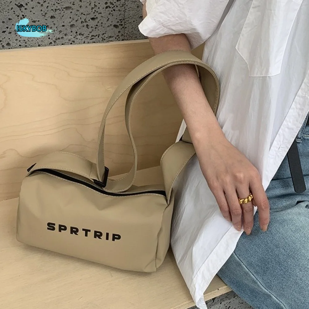 Casual Oxford Cloth Square Bag Adjustable Strap Letter Printed Sports Messenger Bag Large Capacity Waterproof
Casual Oxford Cloth Square Bag Adjustable Strap Letter Printed Sports Messenger Bag Large Capacity Waterproof