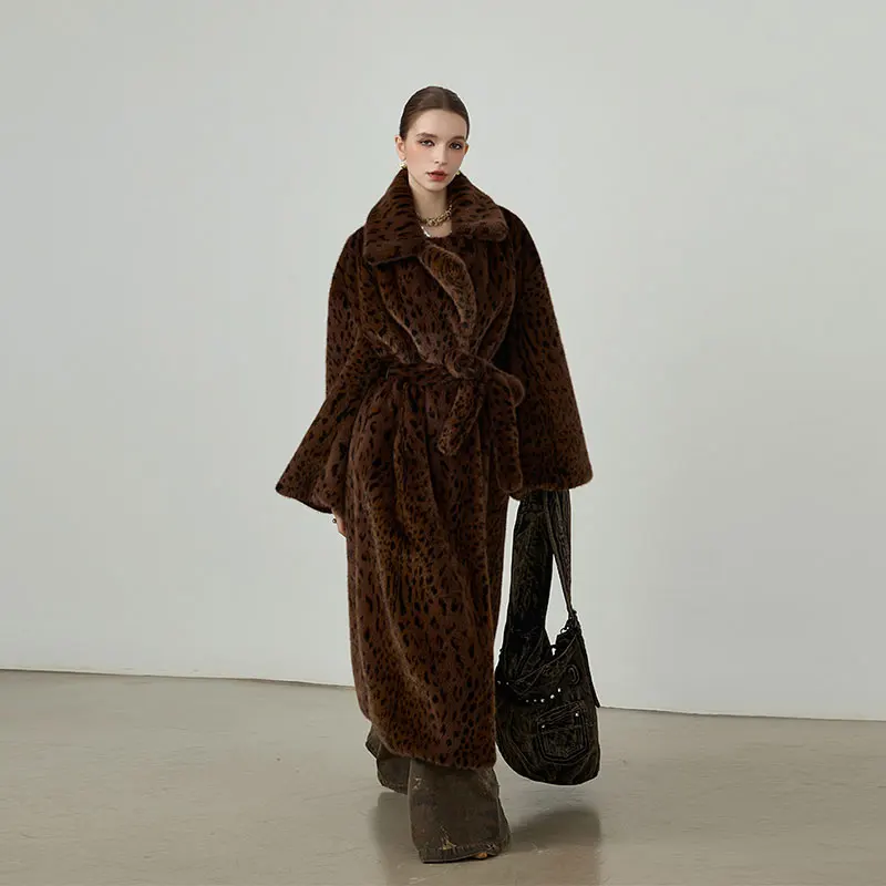 Real Shot Women's Winter Fur Coat Fashion Extra-Long Leopard Print Artificial Fur Eco-Friendly Mink Fur Light Luxury Overcoat 
Real Shot Women's Winter Fur Coat Fashion Extra-Long Leopard Print Artificial Fur Eco-Friendly Mink Fur Light Luxury Overcoat
