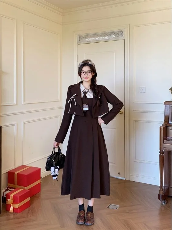 plus Size Fashion Set Autumn Winter New Stripe Splicing Long Sleeve Dress Short Suit Jacket Korean Style Commute A-Line Skirt
plus Size Fashion Set Autumn Winter New Stripe Splicing Long Sleeve Dress Short Suit Jacket Korean Style Commute A-Line Skirt
