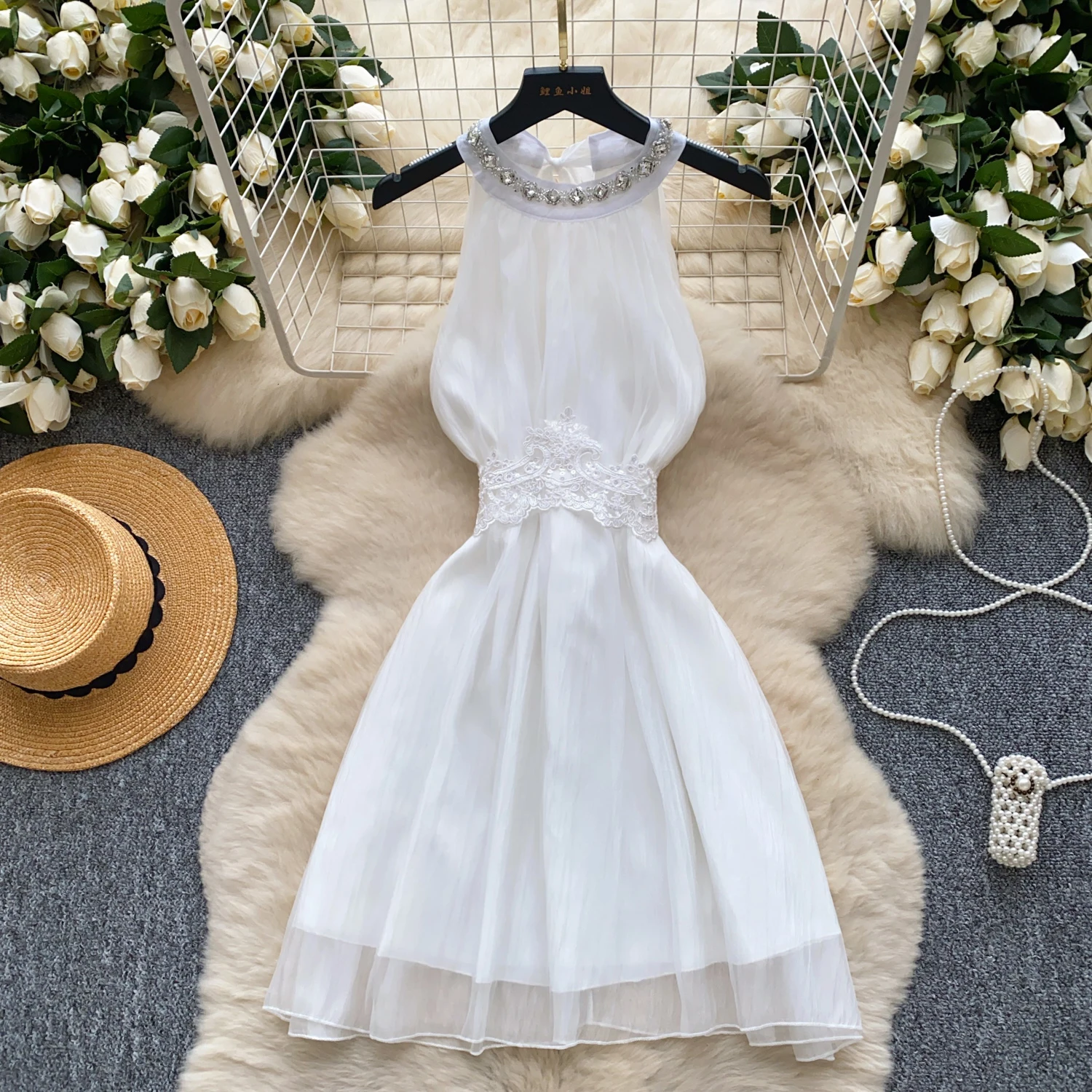 Chic O neck sleeveless rhinestone lace mesh Women Vintage Slim fairycore Korean High Street Elegant Elastic Clothing
Chic O neck sleeveless rhinestone lace mesh Women Vintage Slim fairycore Korean High Street Elegant Elastic Clothing