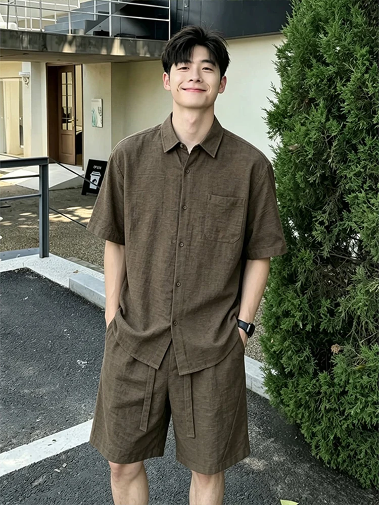 Cool Men's Linen Rayon Summer Thin Short Sleeve Shorts Set Casual Loose Fit Two-Piece Suit for Teen Boys Fashionable Ensemble
Cool Men's Linen Rayon Summer Thin Short Sleeve Shorts Set Casual Loose Fit Two-Piece Suit for Teen Boys Fashionable Ensemble